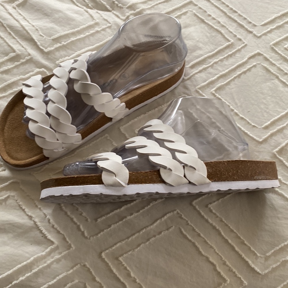 🌴Cushionaire sandals - Picture 3 of 5